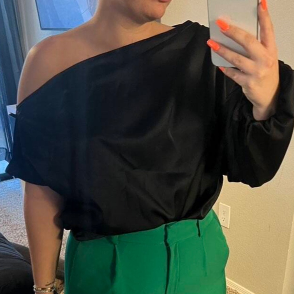 Classic Solid One Shoulder Ruched Blouse - Picture 11 of 12